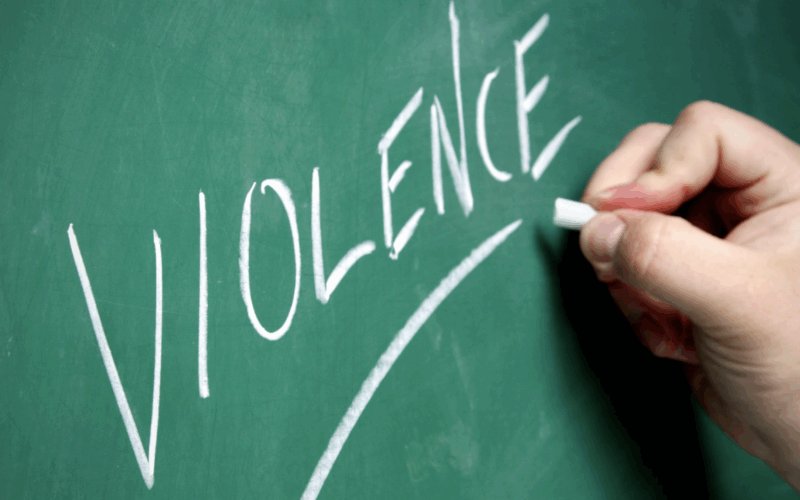 Quand les mots s’absentent, la violence s’impose